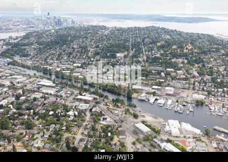 Luftaufnahme von Queen Anne Nachbarschaft und Downtown Seattle, Washington State, USA Stockfoto