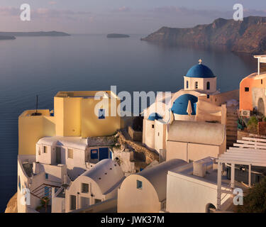 Das Dorf Oia, Santorini, Griechenland Stockfoto