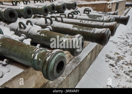 Alten Krieg Waffen im Kreml, Moskau. Stockfoto