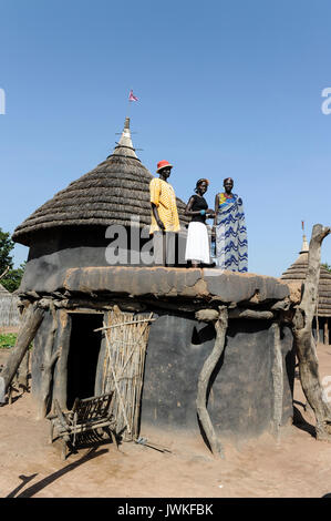 Der Süden des Sudan, Dorf in der Nähe von Rumbek, Ton Hütte von Dinka Stamm Stockfoto