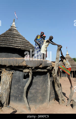 Der Süden des Sudan, Dorf in der Nähe von Rumbek, Ton Hütte von Dinka Stamm Stockfoto