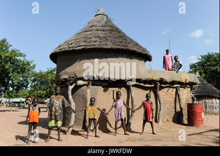 Der Süden des Sudan, Dorf in der Nähe von Rumbek, Ton Hütte von Dinka Stamm Stockfoto