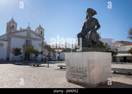 Lagos, Portugal: Moderne satue von Prinz Heinrich der Seefahrer in Praca Infante Dom Henrique in der Altstadt. Stockfoto