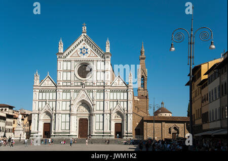 Gotische Basilika di Santa Croce (Basilika des Heiligen Kreuz) an der Piazza di Santa Croce im historischen Zentrum von Florenz aufgeführt von der UNESCO zum Weltkulturerbe in Stockfoto