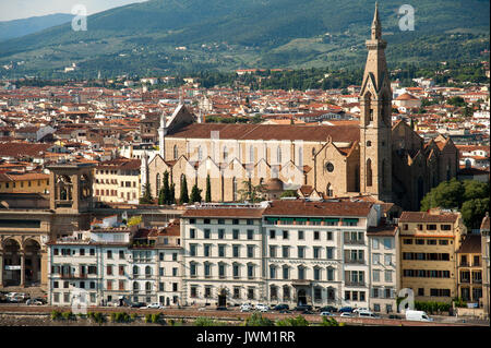 Gotische Basilika di Santa Croce (Basilika des Heiligen Kreuzes) im historischen Zentrum von Florenz aufgeführt von der UNESCO zum Weltkulturerbe in Florenz, Toskana, Italien Stockfoto