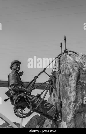 Joe Kühe imortalized in Bronze an der Hoover Dam, Nevada. Stockfoto