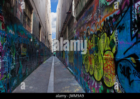 Ein Graffiti/Street Art Gasse in der Innenstadt von Melbourne. Stockfoto