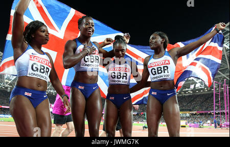 (Von links nach rechts) die Briten Asha Philip, Desiree Henry, Dina Asher-Smith und Daryll Neita feiern den Silbersieg beim 4x100-m-Frauenrelay am 9. Tag der IAAF-Weltmeisterschaft 2017 im Londoner Stadion. Bilddatum: Samstag, 12. August 2017. Siehe PA Story ATHLETICS World. Bildnachweis sollte lauten: Martin Rickett/PA Wire. Stockfoto