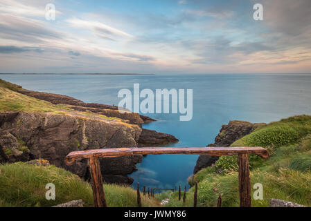 Geländer von Klippen bei Dunmore East Irland Stockfoto