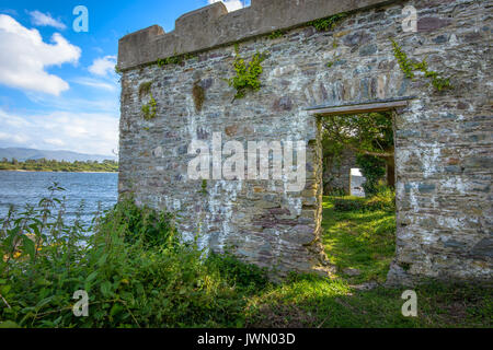 Antike Ruinen auf die irische Küste Stockfoto