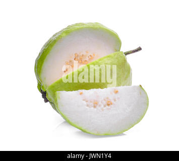 Frische Guajava-frucht solated auf weißem Hintergrund Stockfoto