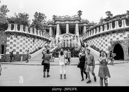 Wunderbarer Eingangsbereich im Park Güell in Barcelona - Barcelona/Spanien - vom 2. Oktober 2016 Stockfoto