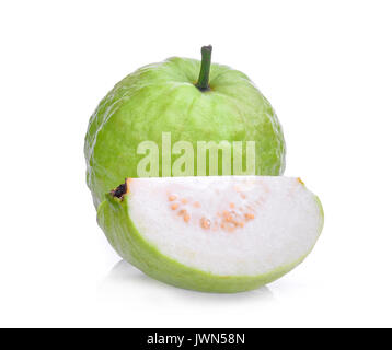 Frische guave Obst mit Slice solated auf weißem Hintergrund Stockfoto