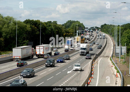 Die Autobahn M1 Nördlich von Watford Gap Dienstleistungen, Northamptonshire, England, Großbritannien Stockfoto