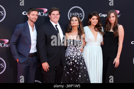 2017 ESPY Awards - Ankunft Mit: Maria Shriver, Patrick Schwarzenegger, Katherine Schwarzenegger, Christina Schwarzenegger, Christopher Schwarzenegger Wo: Los Angeles, Kalifornien, Vereinigte Staaten, wenn: 12 Jun 2017 Credit: FayesVision/WENN.com Stockfoto