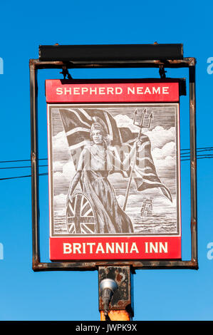 Der Pub Zeichen für die Britannia Inn in Dungeness in Kent. Stockfoto