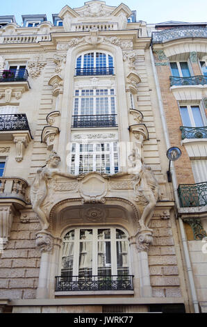 Belle-Epoque-Stil, Wohnhaus, gebaut 1897-9, im 10. Arrondissement, Paris, Frankreich, Stockfoto