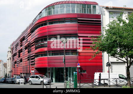 Eine von zwei Entwicklungen in der Rue de la Fontaine Au Roi, 75003 Paris, Frankreich zweckorientierten Studentenwohnheim, effektiv für den sozialen Wohnungsbau Stockfoto