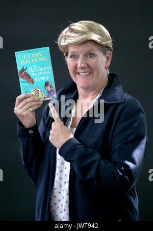 Sender und Autor Clare Balding beim Edinburgh International Book Festival 2017, wo sie Ihr erstes Buch für Kinder Das Rennpferd, die nicht galoppieren. Stockfoto