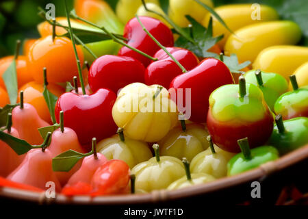 Obst Form Dessert oder Schauen choop in Thailand vom Boden Mung Bohnen sculp Obst und Gemüse Stil Foto in Flash Studio Beleuchtung. Stockfoto