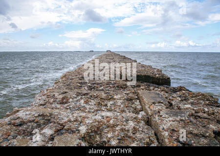 Baltic Beach Mole in Liepaja, Lettland. Karaosta 2017. Stockfoto