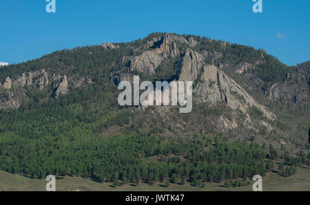 Landschaft der Rocky Mountain Forest in der Mongolei Stockfoto