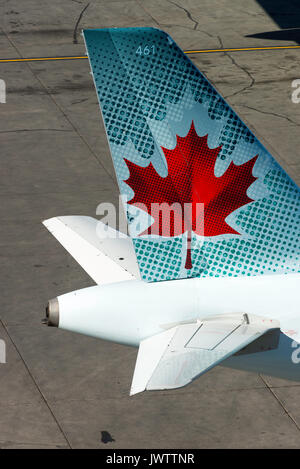 Heck von Air Canada Airline Airbus A 321-211 Airliner C-FGKN auf Stand auf der internationalen Flughafen Calgary Alberta Kanada Stockfoto