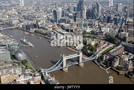 Luftbild von der Tower Bridge, Thames & City von London Stockfoto