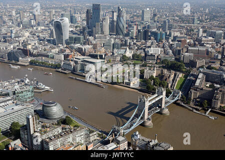 Luftbild von der Tower Bridge, Thames & City von London Stockfoto