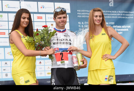 Dolany, Tschechische Republik. 13 Aug, 2017. Slowakische Radfahrer Juraj Sagan (team Bora Hansgrohe), die meisten aktiven Racer der Rasse, wird gesehen, nach der vierten und letzten Stufe des Tschechischen Radtour in Dolany, Tschechien, am 13. August 2017. Credit: Ludek Perina/CTK Photo/Alamy leben Nachrichten Stockfoto