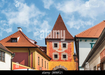 Der Budejovicka aus Tor war von 1598 bis 1602 gebaut. Es ist eine Stadt Tor noch erhalten heute in Cesky Krumlov, Südböhmen, Jihocesky kraj, Tschechien, E Stockfoto