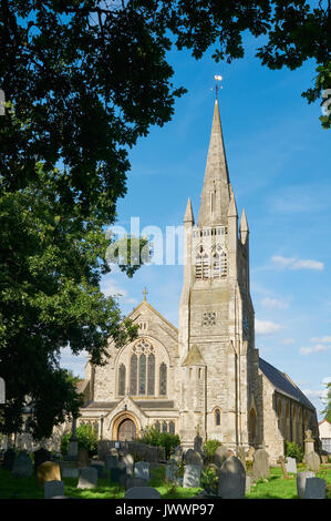 Die frühen viktorianischen Kirche des Hl. Johannes des Täufers in Buckhurst Hill, Essex, Großbritannien Stockfoto