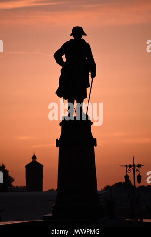 Astrachan, Russland. Peter der Große Denkmal an den Astrachan Damm riverfront Bereich Stockfoto