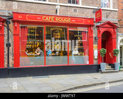 Café Rouge ein französisches Bistro Café in Low Petergate York England Stockfoto