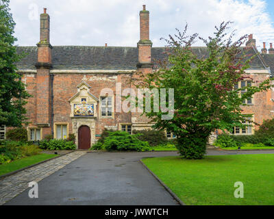 King's Manor, die derzeit von der Universität von New York belegt, in dem sich die Abteilung für Archäologie und den Zentren für Mittelalter und 18. Jahrhundert Studien Stockfoto