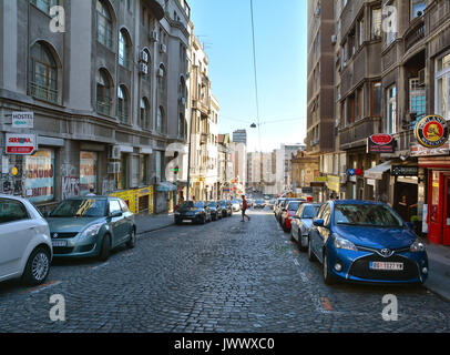 Belgrad, SERBIEN - Juli 13., 2017. Balkanska Straße, obere Plätze in Belgrad, eine "Brücke" zwischen Alt und Neu. Stockfoto