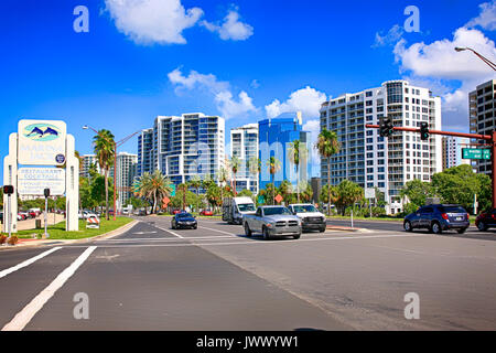 Bayfront Drive in der Innenstadt von Sarasota, FL, USA Stockfoto