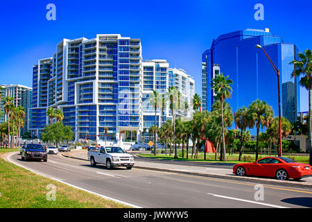 Bayfront Drive in der Innenstadt von Sarasota, FL, USA Stockfoto