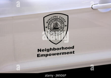 Municipal Codes Durchsetzung Neighborhood Empowerment Fahrzeugtür anmelden Tampa, FL, USA Stockfoto