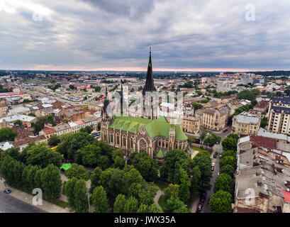 Luftaufnahme der Kirche St. Elisabeth in Lemberg, Ukraine Stockfoto