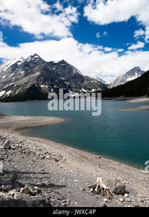 Mount Lyautey und Mount Putnik mit Upper Kananaskis Lake in den kanadischen Rockies Alberta Kanada Stockfoto