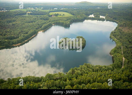 Herzen Insel in Heidelake, Kirchheller Heide, Bottrop-Kirchhellen, wolken spiegelung im See, Naturschutzgebiet Kirchheller Heide im Bezirk Ki Stockfoto