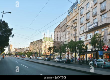 Belgrad, SERBIEN - Juli 13., 2017. Balkanska Straße, obere Plätze in Belgrad, eine "Brücke" zwischen Alt und Neu. Stockfoto