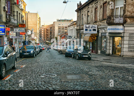 Belgrad, SERBIEN - Juli 13., 2017. Balkanska Straße, obere Plätze in Belgrad, eine "Brücke" zwischen Alt und Neu. Stockfoto