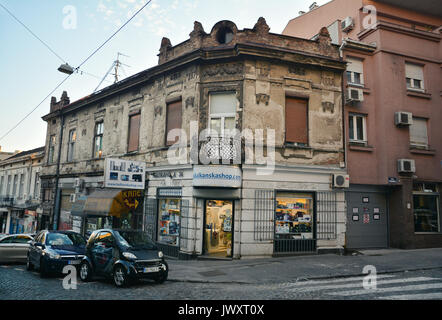 Belgrad, SERBIEN - Juli 13., 2017. Balkanska Straße, obere Plätze in Belgrad, eine "Brücke" zwischen Alt und Neu. Stockfoto