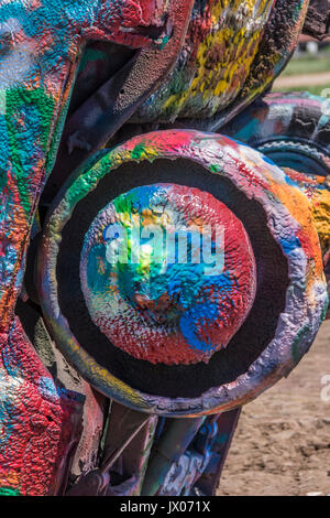 Berühmten touristischen Stopp bei Cadillac Ranch auf der Interstate 40 bei Amarillo, Texas. Stockfoto