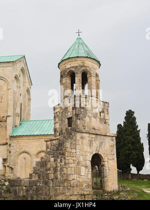 Die Kathedrale von 1352, die allgemein als Bagrati Kathedrale in der Stadt Kutaissi in Georgien bekannt, umfangreich restauriert Stockfoto