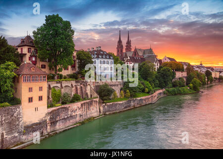 Basel. Stadtbild Bild von Basel, Schweiz während der dramatischen Sonnenuntergang. Stockfoto
