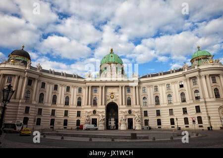 Hofburg in der Hauptstadt Wien in Österreich, Michaelertrakt - St. Michael Flügel, der ehemaligen Habsburger 'Winter kaiserliche Residenz Stockfoto