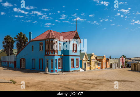 Bunte Häuser in Lüderitz, Stadt im deutschen Stil in Namibia Stockfoto